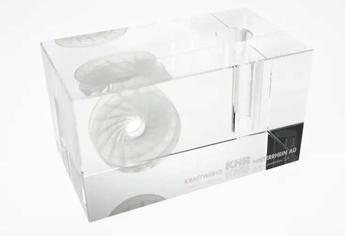 Glasgravur Acrylquader mit 3D-Gravur, Gravur & Stifthalterung - KHR