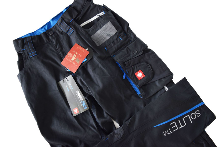 Arbeitsbekleidung mit reflektierendem Flexdruck
