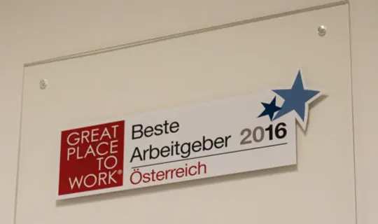 Digitaldruck_Direktdruck-auf-Acrylschild_GPTW-HM