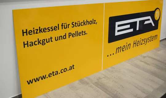 Digitaldruck_Druck-auf-Folie-fuer-Acrylschild_Eta