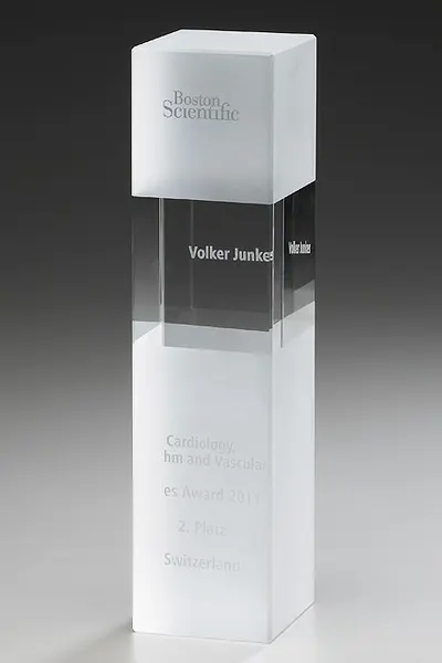 Awards and trophies Glasquader mit Sandstrahlung und Lasergravur