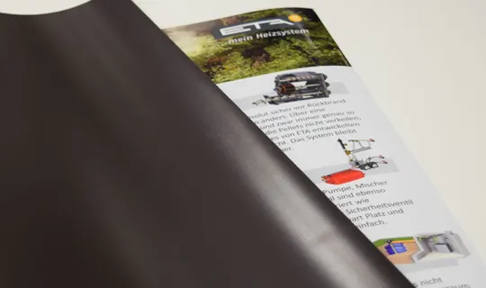 Magnetschild für die flexible Werbeanbringung auf Metallflächen