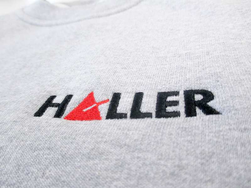 Mitarbeiter-Bekleidung mit Logo-Stickerei