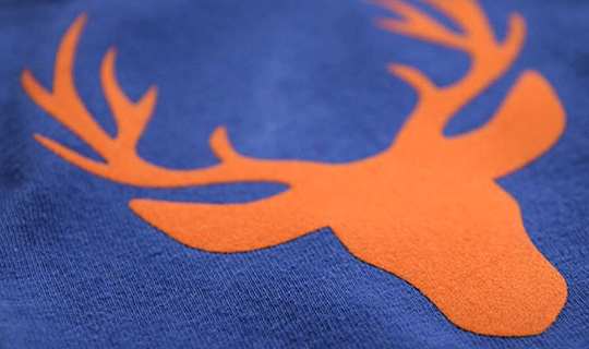 T-Shirt mit Motiv-Flockdruck
