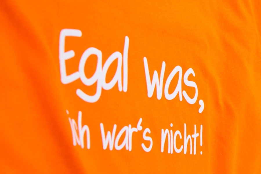 Weißer Schriftzug - Flexdruck