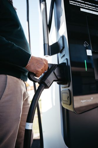 Blog_Langristiger-Wert-schlaegt-Niedrigpreis - Schnelllader ebets-Pv-carport